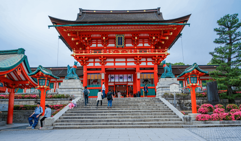 Kyoto to Osaka Private Car Tour with a Local Guide